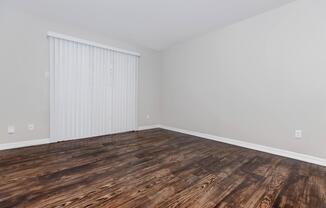 1 bed, 1 bath, 699 sqft, $999