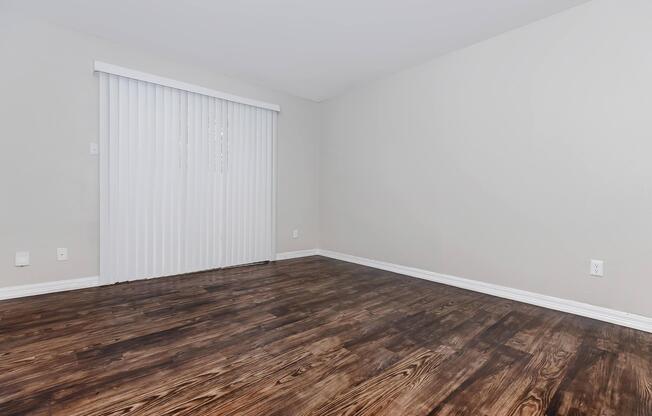 1 bed, 1 bath, 699 sqft, $909