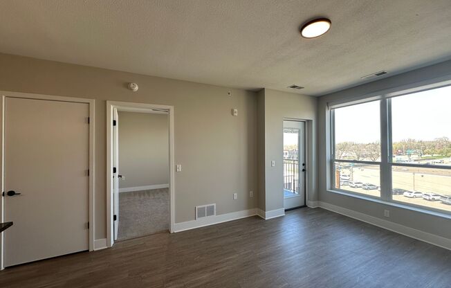 1 bed, 1 bath, 865 sqft, $1,724, Unit 422