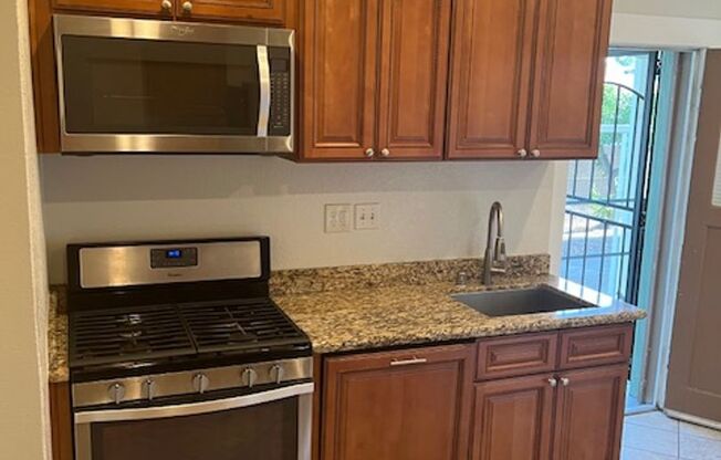 1 bed, 1 bath, 800 sqft, $1,050, Unit 143 N. Glenn Unit A