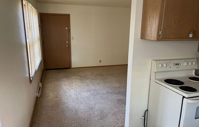 2 beds, 1 bath, 675 sqft, $995