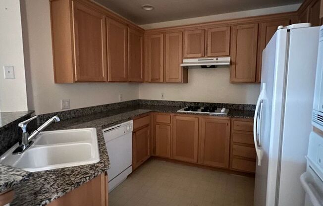 39 E Agate Ave # 402