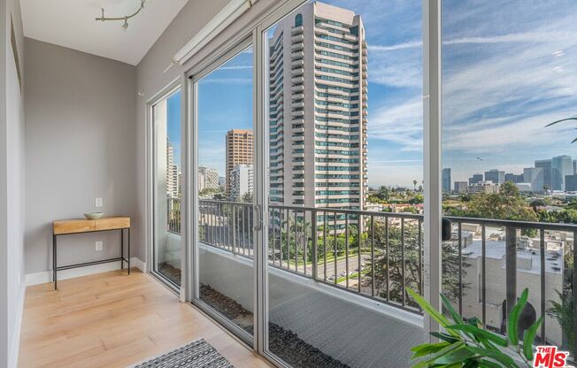 Studio, 1 bath, 600 sqft, $3,495, Unit 1012