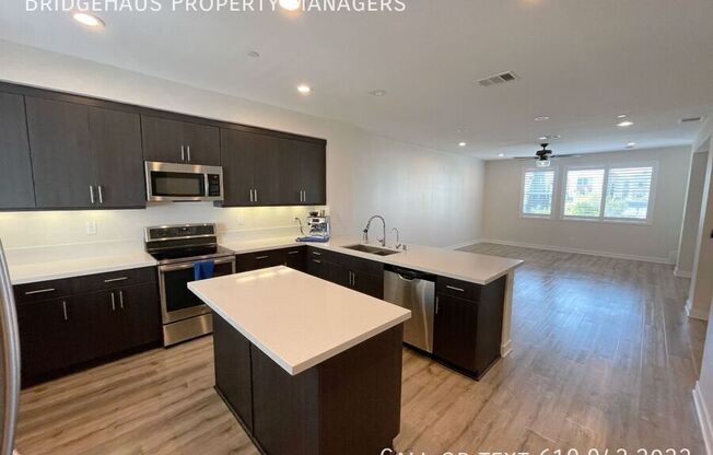 721 SHORELINE RD