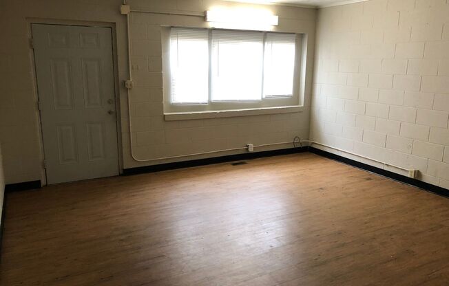 Spacious 2BR Apartment on Westside
