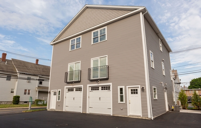 63 BACON ST