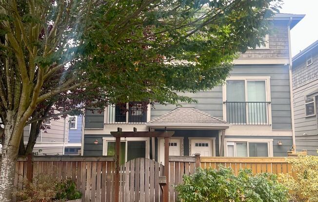 Available 1/0! Cozy townhouse in the Mt Baker neighborhood.