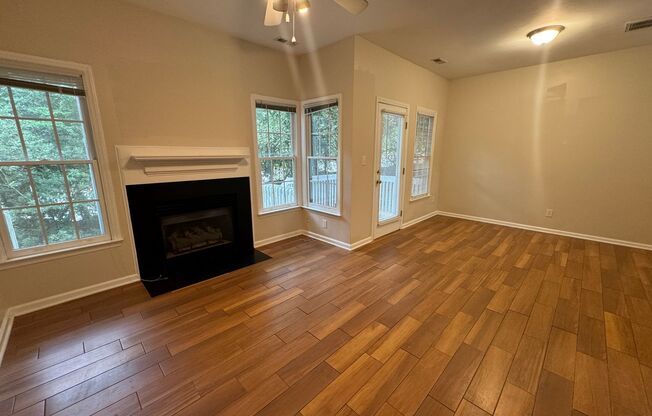 2 beds, 2.5 baths, $1,625, Unit Apt. 101