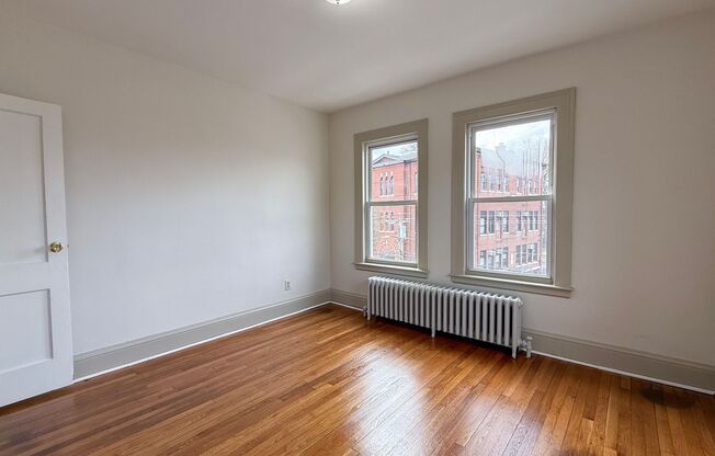 1 bed, 1 bath, 548 sqft, $1,300, Unit C4