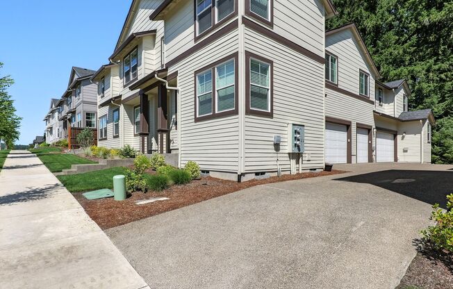Spacious 4-Bedroom Home, Plus Den/Office with Modern Upgrades and Great Amenities