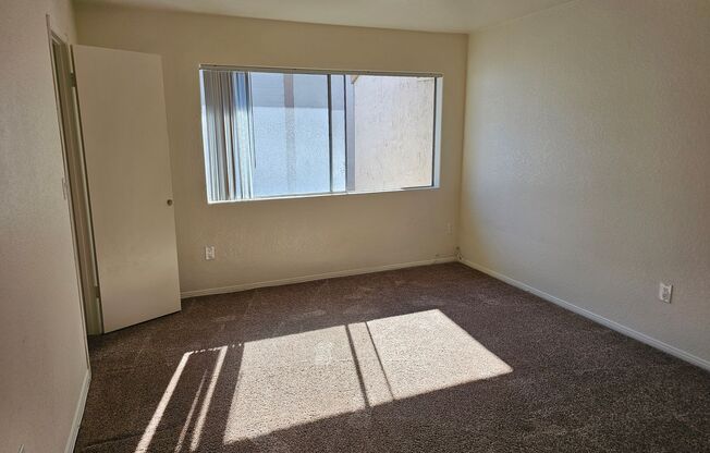 2 beds, 1.5 baths, 1,040 sqft, $2,750, Unit 09