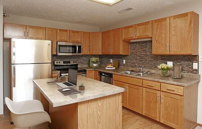 Sunset Trail Apartment Homes