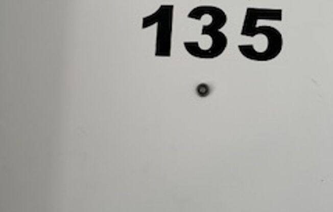 2 beds, 1 bath, 940 sqft, $1,200, Unit 135E