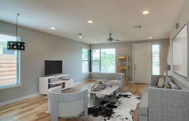 UT PRE-LEASE: North Campus house, 2014 construction, custom kitchen, across from the UT Red River Shuttle