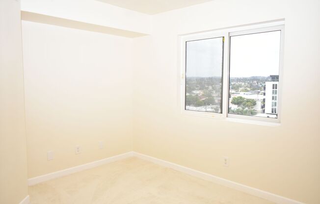 2 beds, 1 bath, $2,200, Unit UNIT 909