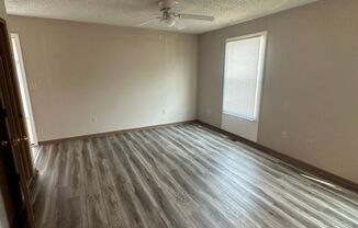 2 beds, 1 bath, $650