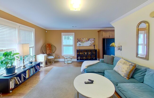 20 HILLIARD ST NE