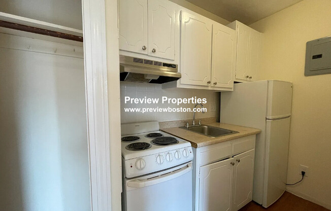 172 North Beacon St. 2S