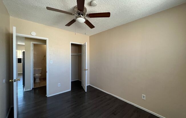 2 beds, 1 bath, $2,450, Unit 6