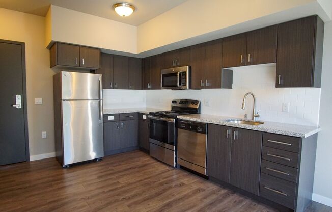 Studio, 1 bath, $1,285, Unit 305