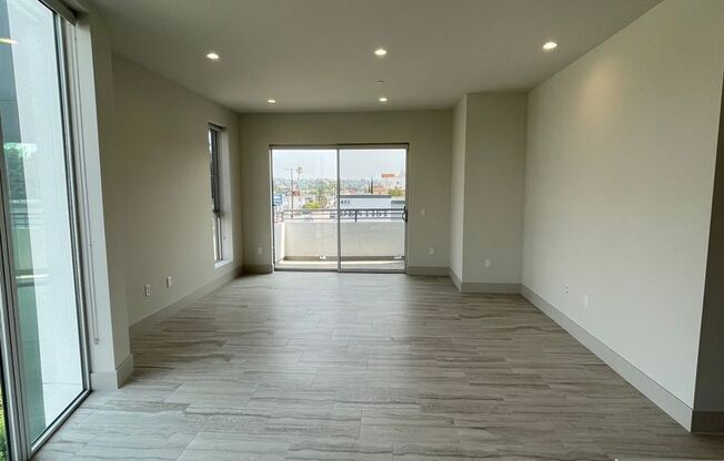 2 beds, 2 baths, 1,102 sqft, $3,292, Unit 4864 - 301