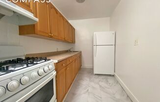 2 beds, 1 bath, $2,350, Unit 2