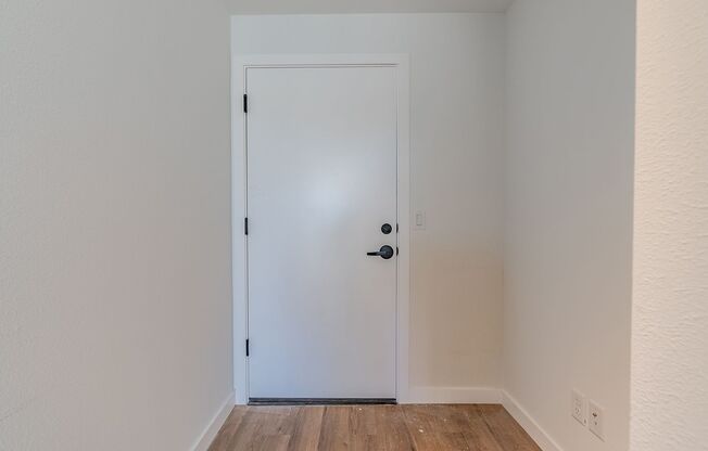 Studio, 1 bath, 275 sqft, $1,125, Unit 301