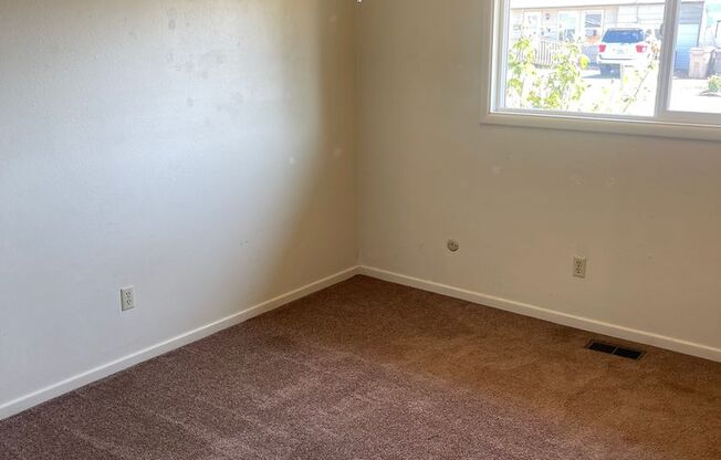 2 beds, 1 bath, $1,495