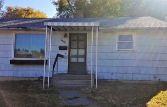 Perfect 2 Bedroom/ 2 Bathroom Shadle area Home!