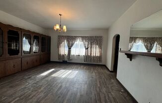 3 beds, 1.5 baths, $1,250