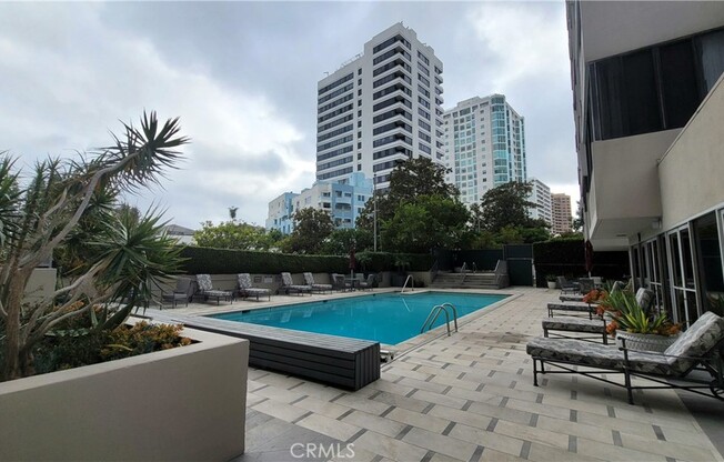 1 bed, 1.5 baths, 1,253 sqft, $5,500, Unit 4C