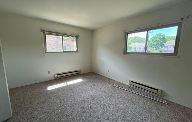 1 bed, 1 bath, $1,015, Unit 102