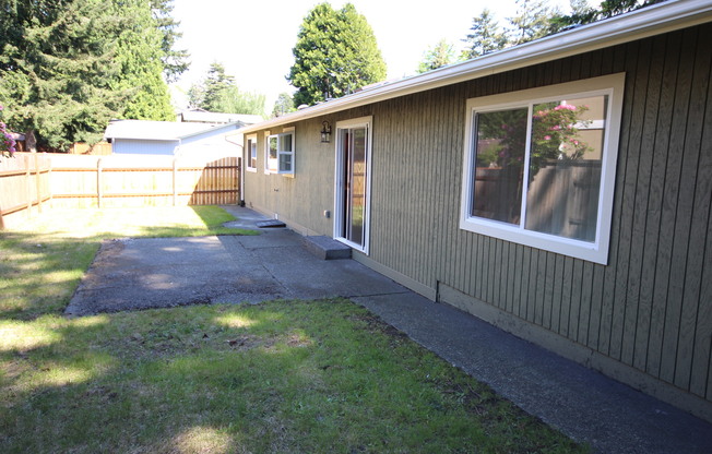 3 beds, 2 baths, $2,595