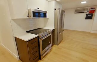 5 beds, 5 baths, $4,875, Unit 685 East 16th Alley