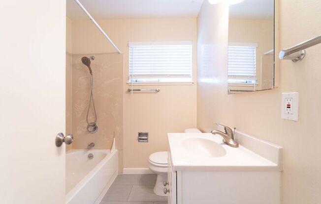 Yosemite Avenue Apartments