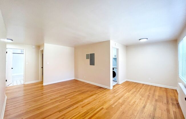 1 bed, 1 bath, 670 sqft, $1,995, Unit Hamrick 105