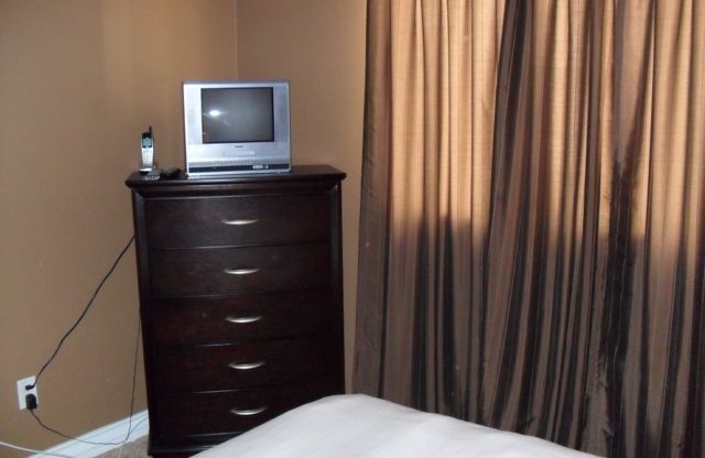 2 beds, 2 baths, $2,100, Unit 101