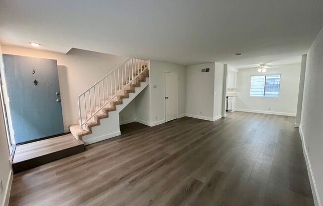 2 BED, 2.5 BATH TOWNHOUSE UNIT * NORTH GLENDALE * WASHER DRYER