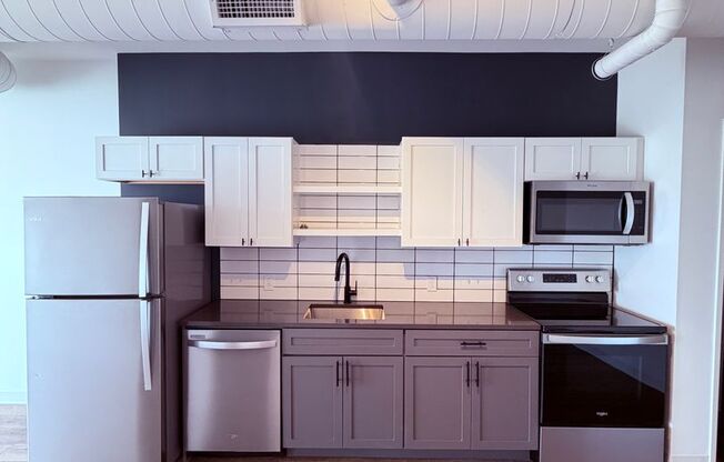 2 beds, 2 baths, 1,009 sqft, $2,200, Unit Unit 310