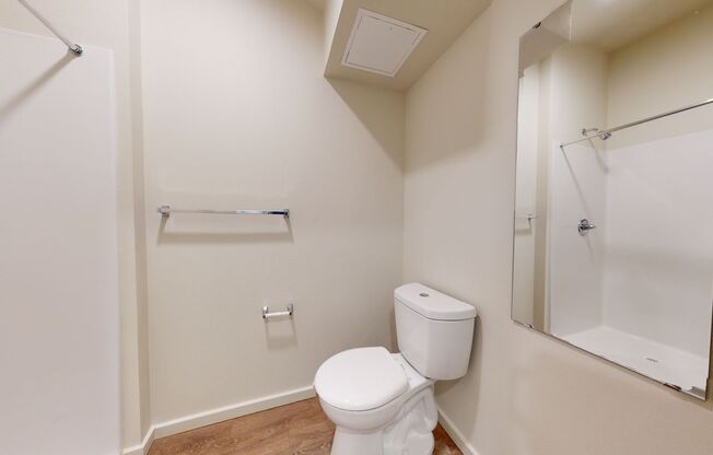 Studio, 1 bath, 175 sqft, $1,350, Unit 523