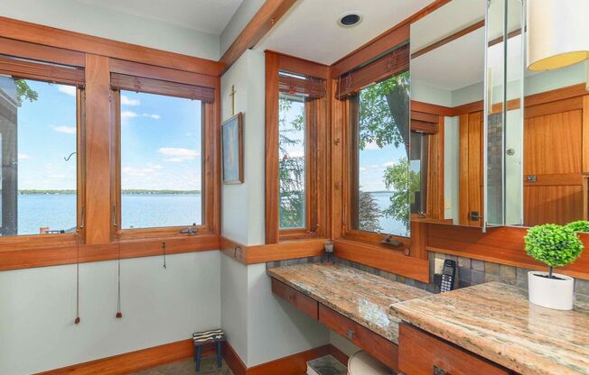 Architect-Designed Luxury Lake Mendota Home – 90' Shoreline, 3BR