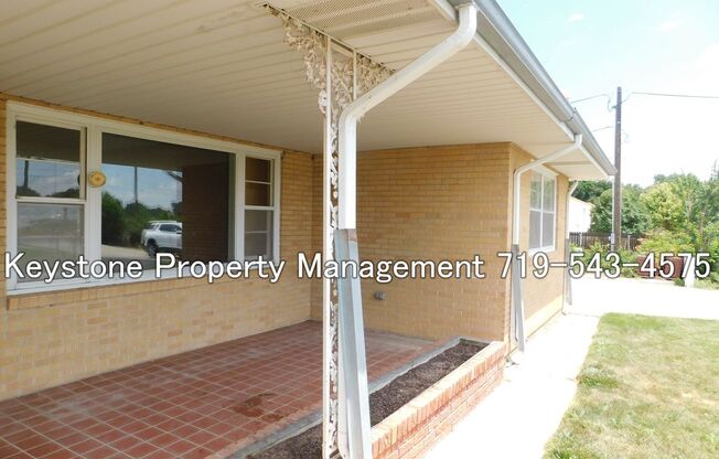 St. Charles Mesa! Spacious 4 Bedroom/1.5 Bathroom/2 Car Garage $2000/$2000