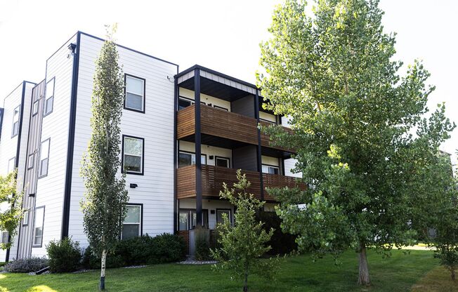 2 beds, 1 bath, 838 sqft, $1,800, Unit 116-306