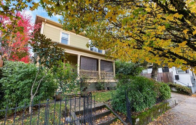 5726 N INTERSTATE HIGHWAY AVE