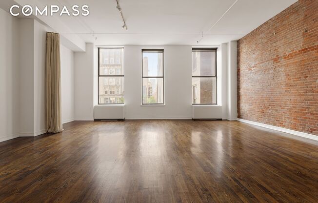 7 BOND ST