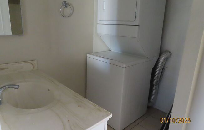 1 bed, 1 bath, $999, Unit # 333