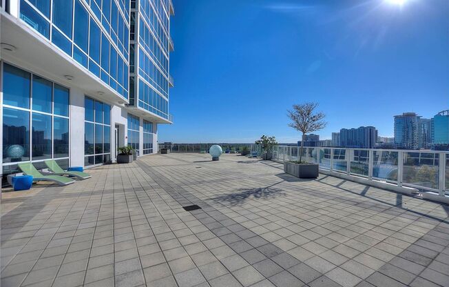 1 bed, 1.5 baths, $2,300, Unit # 1421