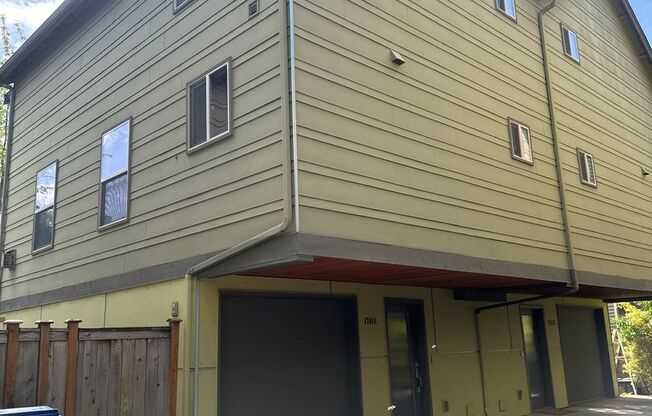 Convenient 3 beds, 2.5 bath in Ballard