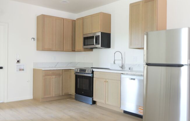 3 bedrooms 2 baths Duplex- ADU style.