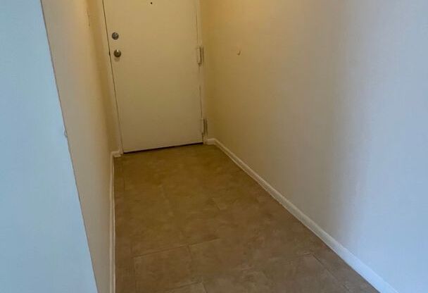 2 beds, 2 baths, 1,000 sqft, $1,950, Unit 14210 #102